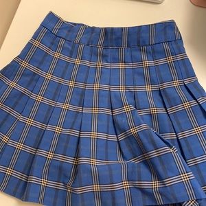 Aritzia micro skirt size 0